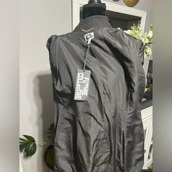 Future Collective Nipped waist charcoal blazer size large NWT - Picture 4 of 6